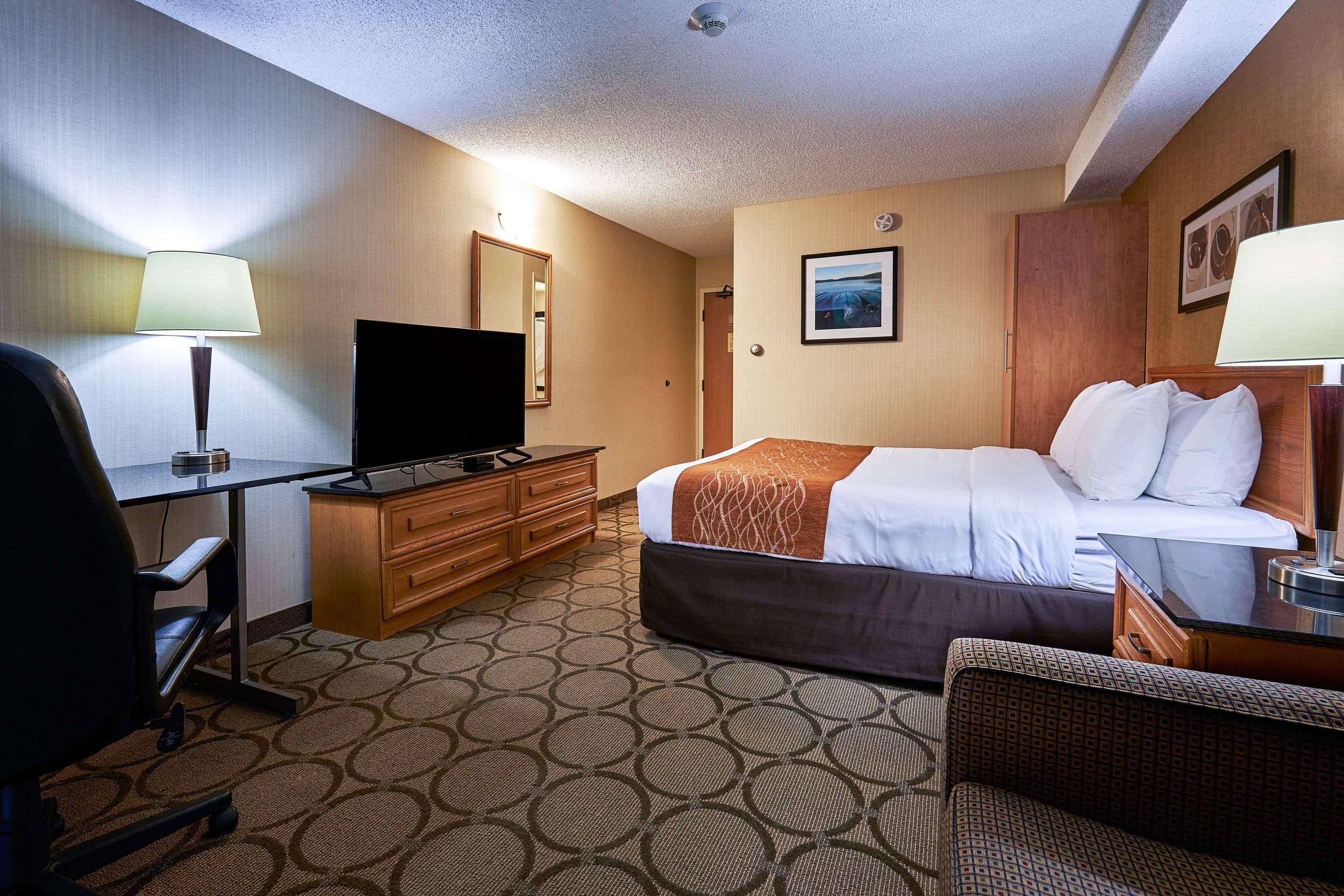 Comfort Inn Rouyn Exterior photo