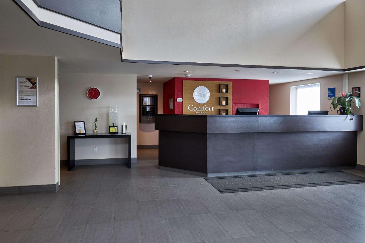 Comfort Inn Rouyn Exterior photo