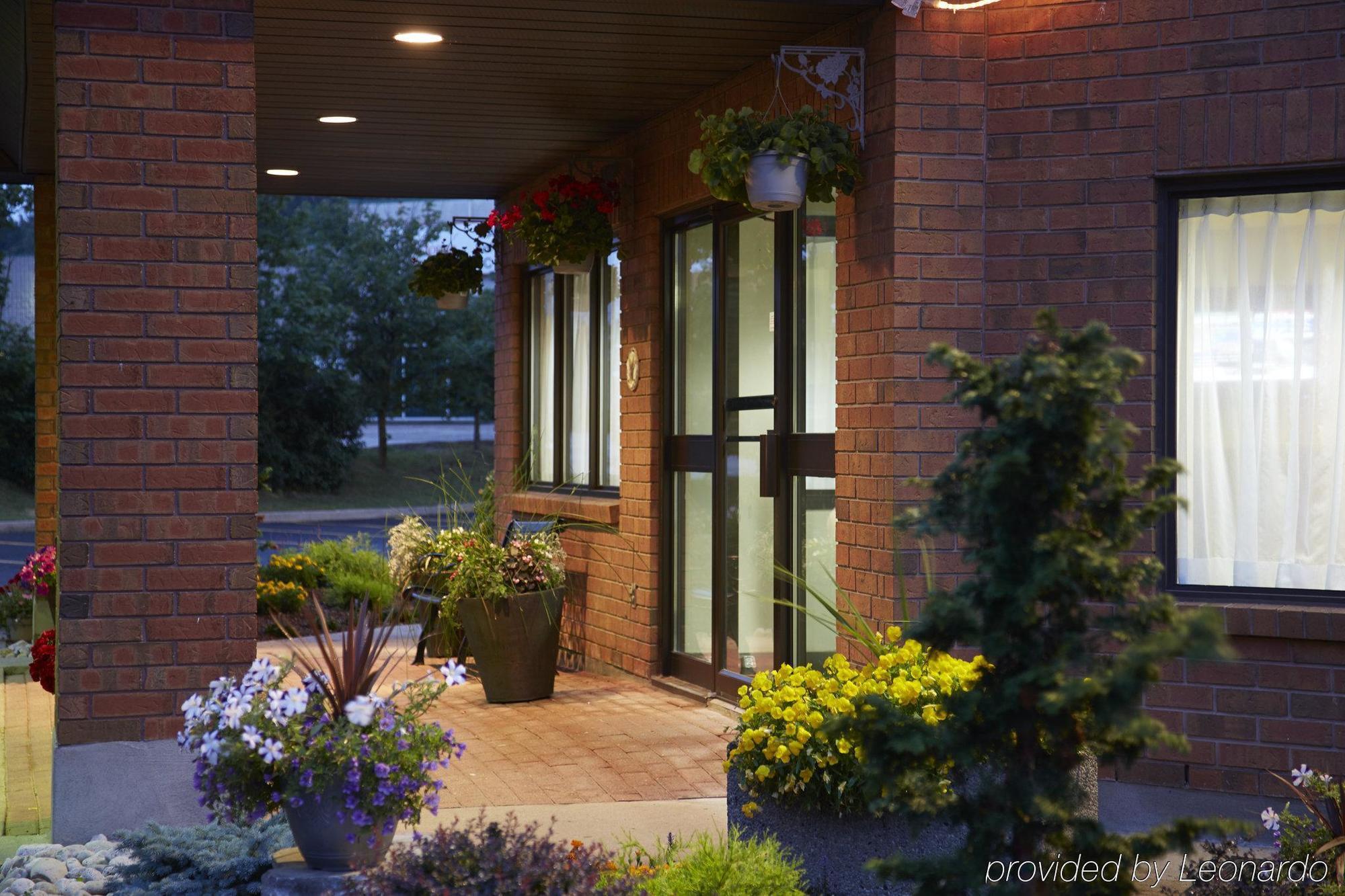Comfort Inn Rouyn Exterior photo