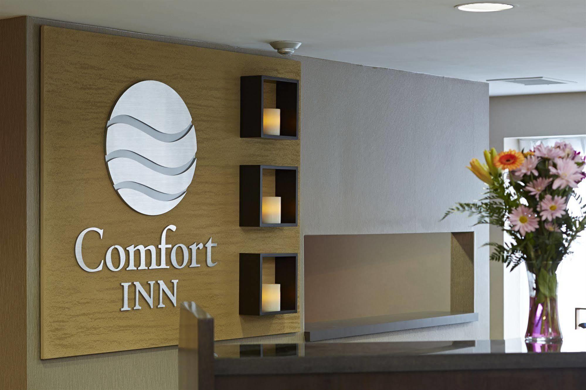 Comfort Inn Rouyn Exterior photo